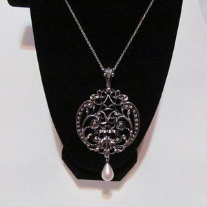 Avon vintage 70`s large silver tone pearl pendant necklace